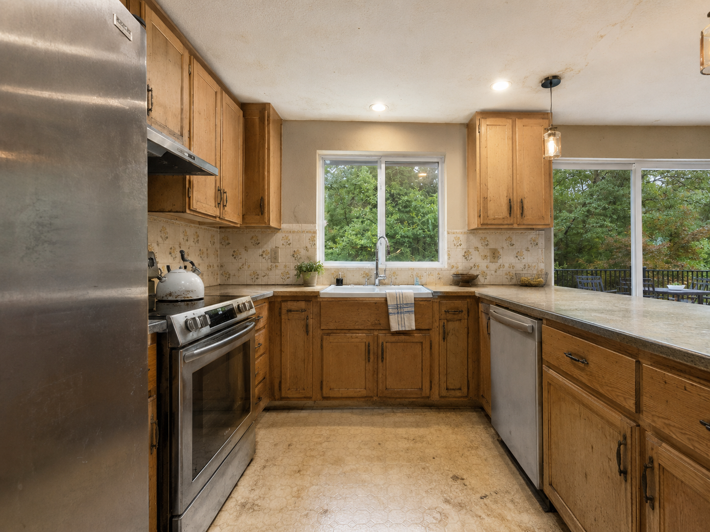 Kitchen before remodel project by RF Remodel in North Bend