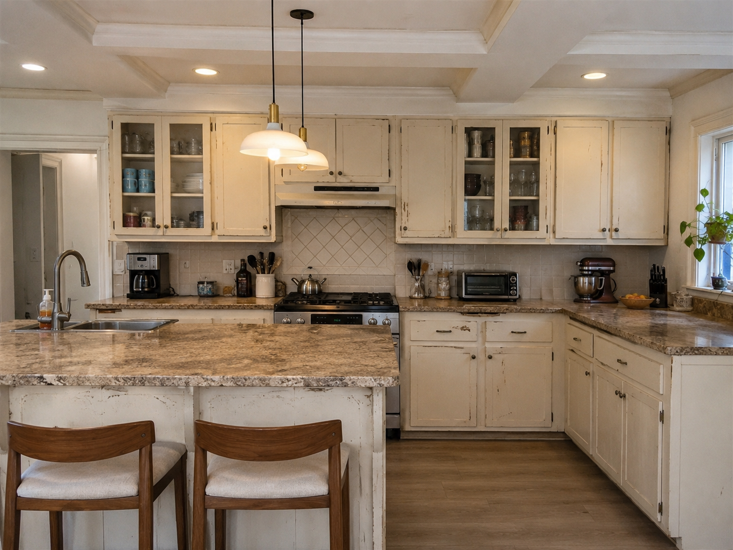 Kitchen before remodeling work by RF Remodel in Federal Way