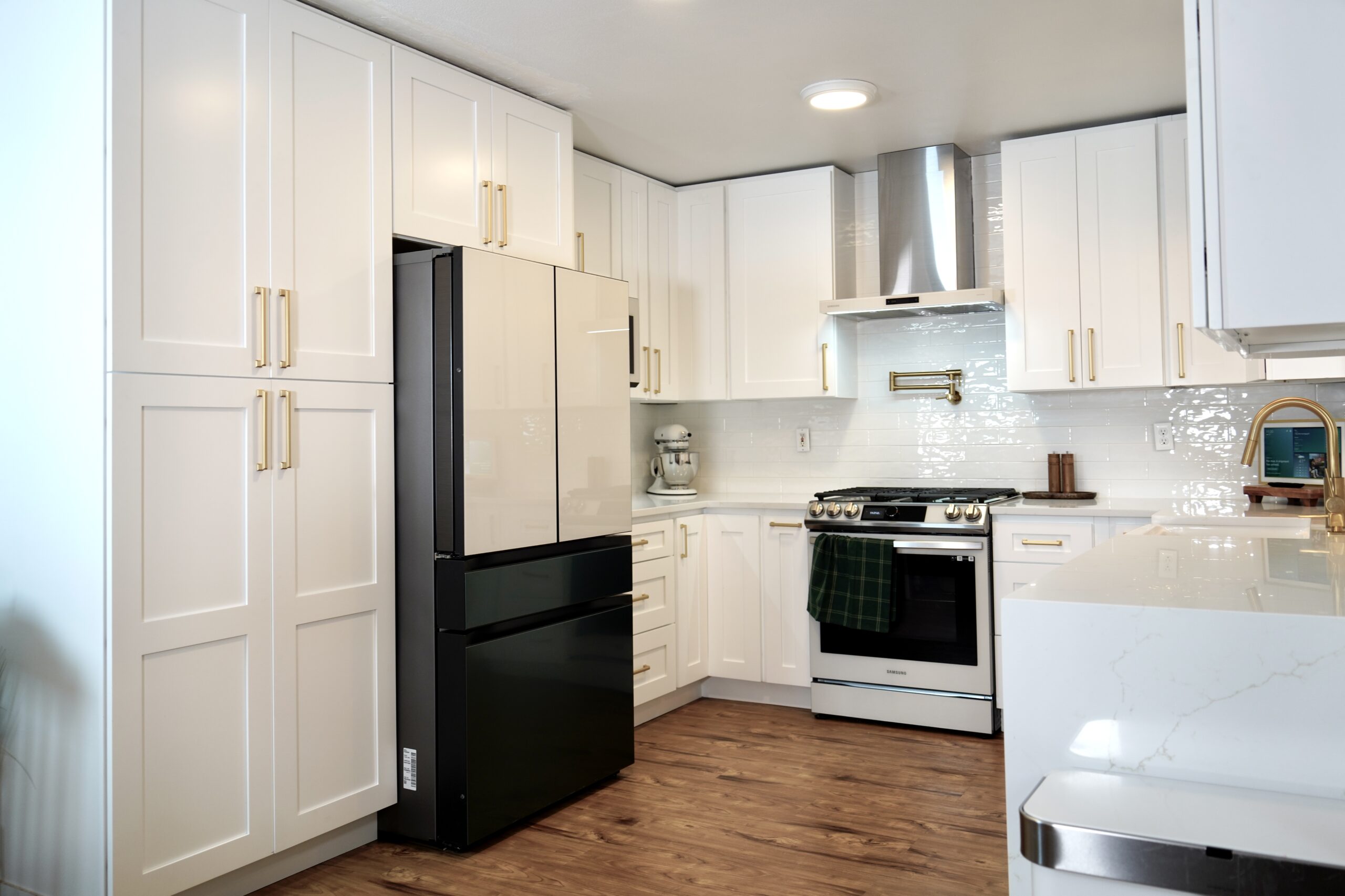 Kitchen cabinet and countertop details