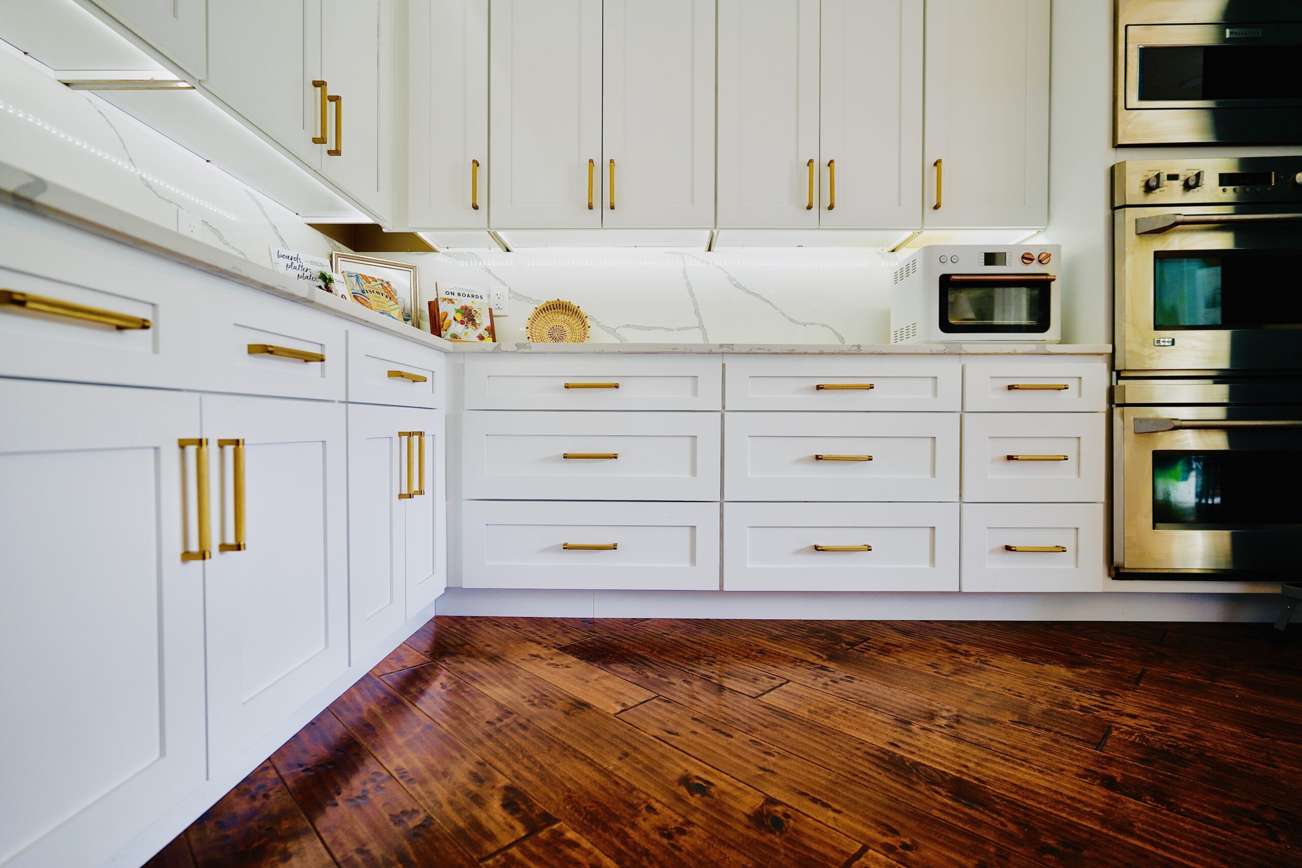 Contemporary cabinet installation